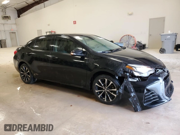 2019 Toyota Corolla L z VIN 5YFBURHE3KP906802, wystawiony jako Copart lot #41758285 z przebiegiem 136 313 mil mil oraz Czysty tytuł • Clean title. Historia ofert i sprzedaży dostępna na DreamBid. Obrazek 4.