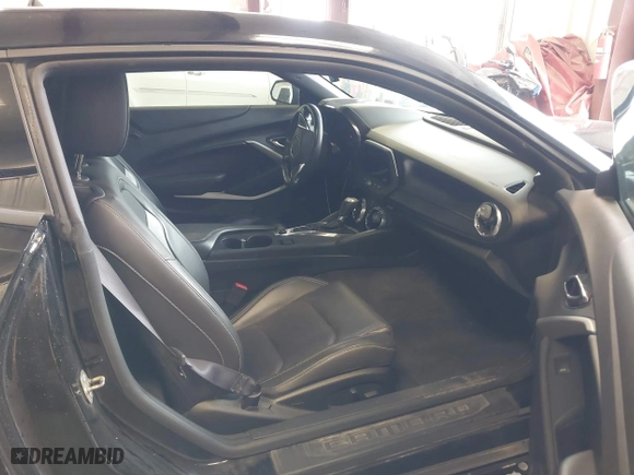 2017 Chevrolet Camaro 2LT with VIN 1G1FD1RS0H0105733, listed as a IAAI auction lot 41776977 with 77,687 mi miles. Bid and sale history available at carsss.com. Image 5.