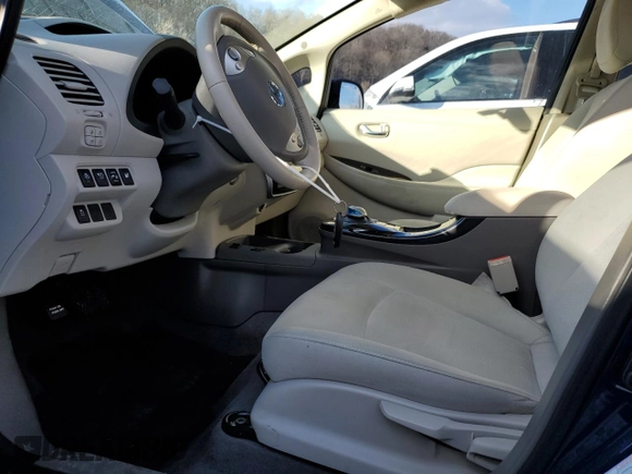 2017 Nissan LEAF S with VIN 1N4BZ0CP8HC305639, listed as a Copart auction lot 42585895 with 21,897 mi miles and Salvage Title. Bid and sale history available at carsss.com. Image 7.