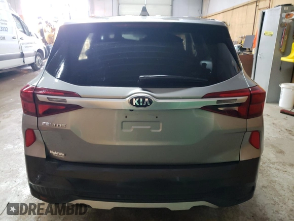 2021 Kia Seltos LX z VIN KNDEPCAA0M7044622, wystawiony jako Copart lot #53963425 z przebiegiem 94 248 mil mil oraz Szkoda całkowita • Salvage title. Historia ofert i sprzedaży dostępna na DreamBid. Obrazek 6.