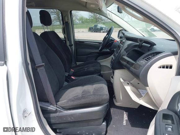 2016 Dodge Grand Caravan SE with VIN 2C4RDGBG2GR345657, listed as a IAAI auction lot 42104710 with 81,916 mi miles. Bid and sale history available at carsss.com. Image 5.