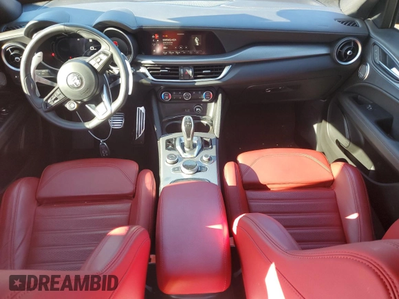 2024 Alfa Romeo Stelvio Ti z VIN ZASPAKBNXR7D70884, wystawiony jako Copart lot #87212794 z przebiegiem 15 162 mil mil oraz Szkoda całkowita • Salvage title. Historia ofert i sprzedaży dostępna na DreamBid. Obrazek 8.