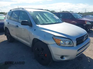 2007 Toyota RAV4 with VIN JTMBK33V476016205, listed as a IAAI auction lot 41685885 with 224,811 mi miles. Bid and sale history available at carsss.com. Image 1.