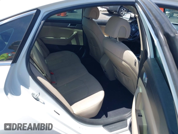 2016 Hyundai Sonata SE z VIN 5NPE24AF1GH412788, wystawiony jako IAAI lot #42391777 z przebiegiem 129 363 mil mil oraz . Historia ofert i sprzedaży dostępna na DreamBid. Obrazek 8.