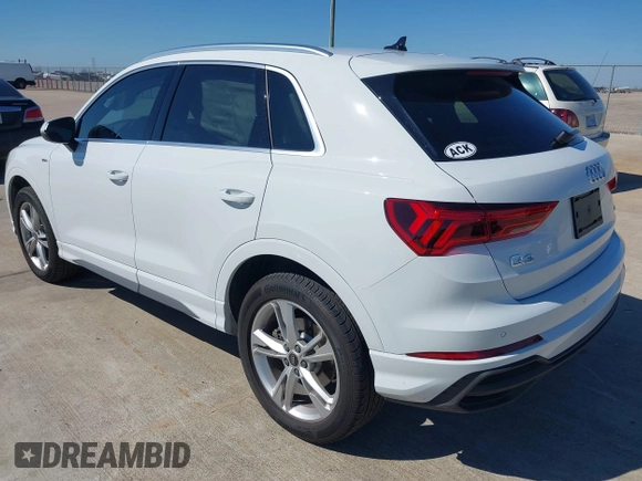 2024 Audi Q3 S line Premium Plus z VIN WA1EECF32R1141891, wystawiony jako IAAI lot #41668111 z przebiegiem 1426 mil mil oraz . Historia ofert i sprzedaży dostępna na DreamBid. Obrazek 3.
