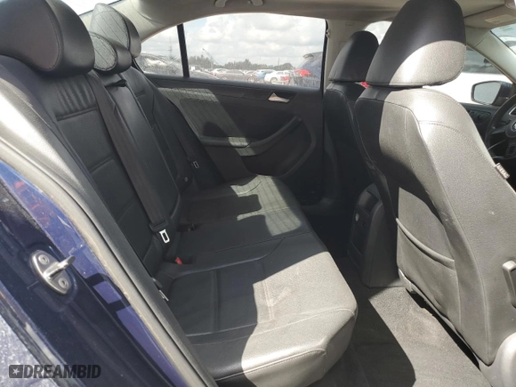 2014 Volkswagen Jetta Sedan SE w/Connectivity with VIN 3VWD17AJ1EM413884, listed as a Copart auction lot 45932285 with 180,894 mi miles and Clean Title. Bid and sale history available at carsss.com. Image 10.