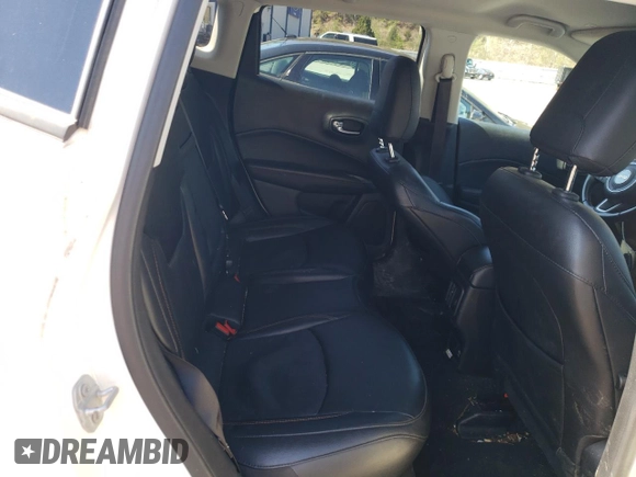 2019 Jeep Compass Limited z VIN 3C4NJDCB6KT854701, wystawiony jako Copart lot #49054285 z przebiegiem 59 770 mil mil oraz Szkoda całkowita • Salvage title. Historia ofert i sprzedaży dostępna na DreamBid. Obrazek 11.