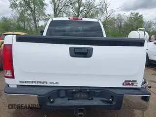 2008 GMC Sierra 1500 SLE1 z VIN 2GTEK19J781140144, wystawiony jako IAAI lot #42150790 z przebiegiem 186 929 mil mil oraz . Historia ofert i sprzedaży dostępna na DreamBid. Obrazek 16.
