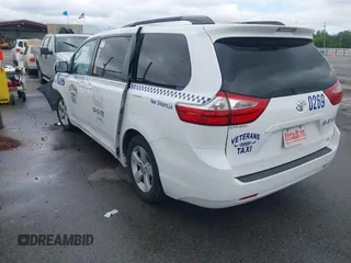 2017 Toyota Sienna LE Auto Access Seat with VIN 5TDKZ3DCXHS896658, listed as a IAAI auction lot 41973933 with 1 mi miles. Bid and sale history available at carsss.com. Image 3.