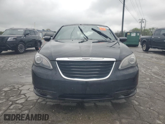 2014 Chrysler 200 Touring z VIN 1C3CCBBG2EN115496, wystawiony jako Copart lot #52072635 z przebiegiem 131 473 mil mil oraz Szkody całkowita. Historia ofert i sprzedaży dostępna na DreamBid. Obrazek 5.