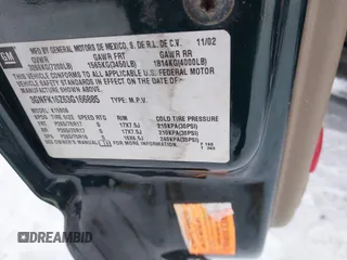 2003 Chevrolet Suburban LT z VIN 3GNFK16Z63G166885, wystawiony jako IAAI lot #41150771 z przebiegiem 290 630 mil mil oraz . Historia ofert i sprzedaży dostępna na DreamBid. Obrazek 9.