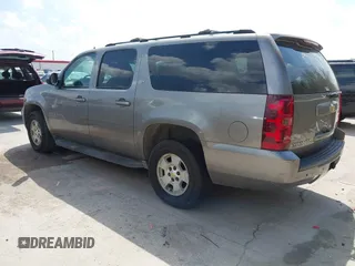 2007 Chevrolet Suburban LT with VIN 1GNFC16017R254537, listed as a IAAI auction lot 41875462 with 150,579 mi miles. Bid and sale history available at carsss.com. Image 3.