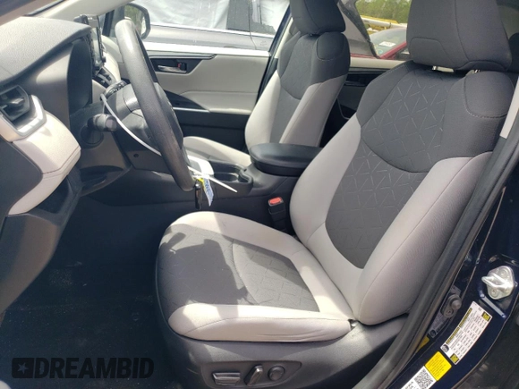 2019 Toyota RAV4 XLE with VIN 2T3W1RFV0KC027858, listed as a Copart auction lot 54301995 with 145,669 mi miles and Salvage Title. Bid and sale history available at carsss.com. Image 7.