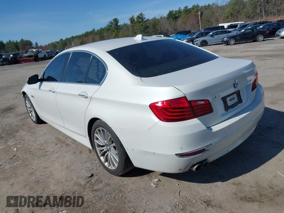 2015 BMW 5 Series 528i xDrive with VIN WBA5A7C52FD622472, listed as a IAAI auction lot 41999000 with 106,602 mi miles and . Bid and sale history available at carsss.com. Image 3.