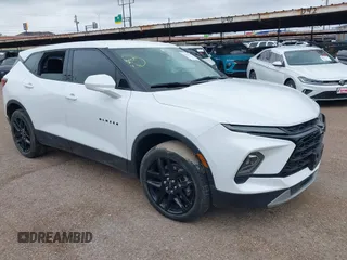 2023 Chevrolet Blazer LT z VIN 3GNKBCR47PS105610, wystawiony jako IAAI lot #42074779 z przebiegiem 36 286 mil mil oraz . Historia ofert i sprzedaży dostępna na DreamBid. Obrazek 1.