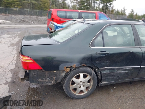 2002 Acura RL with VIN JH4KA96542C005442, listed as a IAAI auction lot 41951402 with 211,734 mi miles. Bid and sale history available at carsss.com. Image 13.