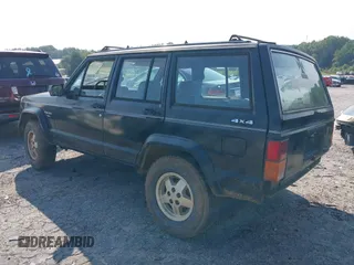 1990 Jeep Cherokee with VIN 1J4FJ38L1LL100497, listed as a IAAI auction lot 37253812 with 214,943 mi miles and . Bid and sale history available at DreamBid. Image 3.