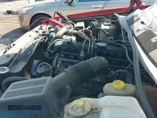 1998 Jeep Grand Cherokee Laredo z VIN 1J4FX58S0WC200824, wystawiony jako IAAI lot #43179671 z przebiegiem 350 150 mil mil oraz . Historia ofert i sprzedaży dostępna na DreamBid. Obrazek 12.