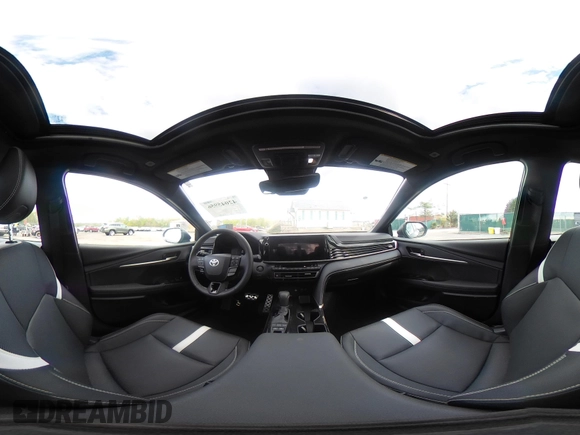 2025 Toyota Camry LE z VIN 4T1DAACK8SU111520, wystawiony jako IAAI lot #42045956 z przebiegiem 5 519 mil mil oraz . Historia ofert i sprzedaży dostępna na DreamBid. Obrazek 18.
