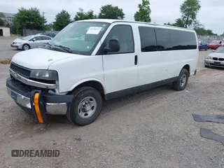 2008 Chevrolet Express Passenger z VIN 1GAHG39K581171068, wystawiony jako IAAI lot #42530215 z przebiegiem 251 871 mil mil oraz . Historia ofert i sprzedaży dostępna na DreamBid. Obrazek 17.