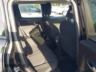 2020 Jeep Renegade Sport with VIN ZACNJAAB2LPL84352, listed as a IAAI auction lot 41936031 with 92,254 mi miles and . Bid and sale history available at carsss.com. Image 8.