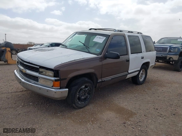 1995 Chevrolet Tahoe with VIN 1GNEK13K8SJ452589, listed as a IAAI auction lot 41788147 with 291,313 mi miles. Bid and sale history available at carsss.com. Image 2.
