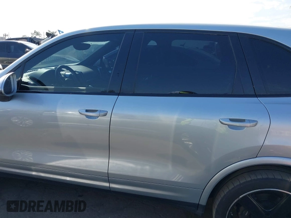 2017 Porsche Cayenne with VIN WP1AA2A20HKA80556, listed as a IAAI auction lot 40449857 with 40,504 mi miles. Bid and sale history available at carsss.com. Image 15.