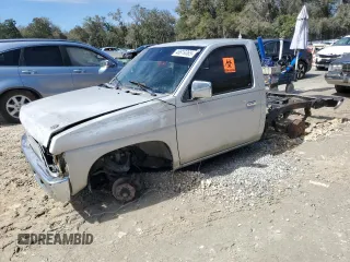 1996 Nissan Frontier XE z VIN 1N6SD11S4TC313877, wystawiony jako Copart lot #46819365 z przebiegiem Nie podano mil oraz Czysty tytuł • Clean title. Historia ofert i sprzedaży dostępna na DreamBid. Obrazek 1.