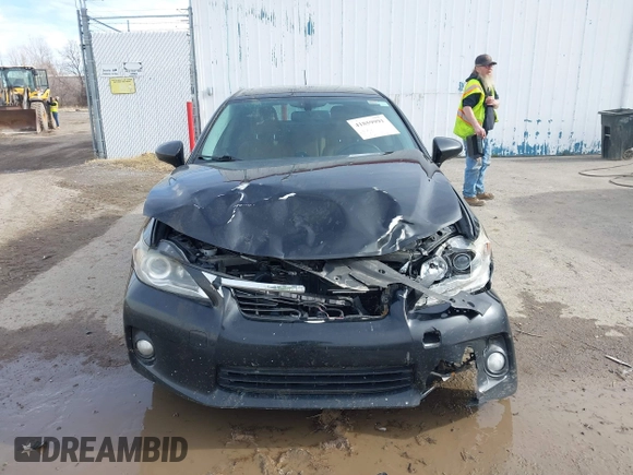 2013 Lexus CT 200h z VIN JTHKD5BH2D2131534, wystawiony jako IAAI lot #41859991 z przebiegiem 177 000 mil mil oraz . Historia ofert i sprzedaży dostępna na DreamBid. Obrazek 12.