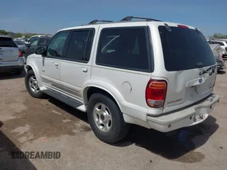 2000 Ford Explorer with VIN 1FMZU75E7YZA75919, listed as a IAAI auction lot 41809772 with 244,787 mi miles and . Bid and sale history available at DreamBid. Image 3.