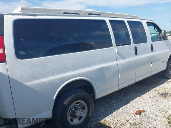 2006 Chevrolet Express Passenger with VIN 1GAHG39U161100741, listed as a IAAI auction lot 42606645 with Not provided miles and . Bid and sale history available at DreamBid. Image 4.