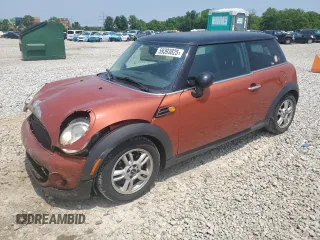 2013 MINI Hardtop z VIN WMWSU3C58DT545290, wystawiony jako Copart lot #59393825 z przebiegiem 112 943 mil mil oraz Szkoda całkowita • Salvage title. Historia ofert i sprzedaży dostępna na DreamBid. Obrazek 1.