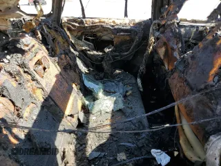 2024 Toyota RAV4 XSE z VIN JTMFB3FV2RD213319, wystawiony jako Copart lot #57088405 z przebiegiem Nie podano mil oraz Szkoda całkowita • Salvage title. Historia ofert i sprzedaży dostępna na DreamBid. Obrazek 11.