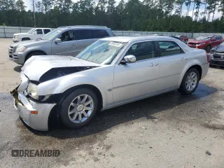 2005 Chrysler 300 with VIN 2C3AA63H95H591782, listed as a Copart auction lot 68888294 with 192,568 mi miles and Salvage Title. Bid and sale history available at carsss.com. Image 1.