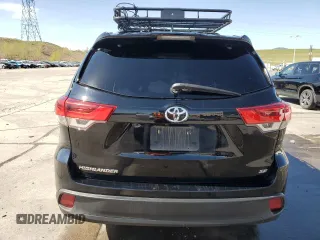 2018 Toyota Highlander SE with VIN 5TDKZRFH3JS540733, listed as a Copart auction lot 55099315 with 80,067 mi miles and Salvage title. Bid and sale history available at DreamBid. Image 6.