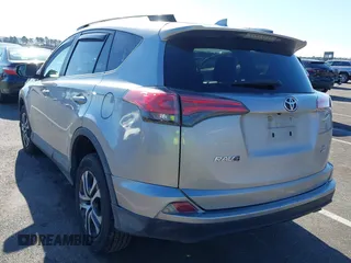 2017 Toyota RAV4 LE with VIN 2T3BFREV0HW562035, listed as a IAAI auction lot 41755916 with 77,562 mi miles. Bid and sale history available at carsss.com. Image 3.