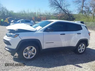 2024 Jeep Compass Sport with VIN 3C4NJDAN2RT591078, listed as a IAAI auction lot 41984705 with 49,220 mi miles and . Bid and sale history available at DreamBid. Image 15.