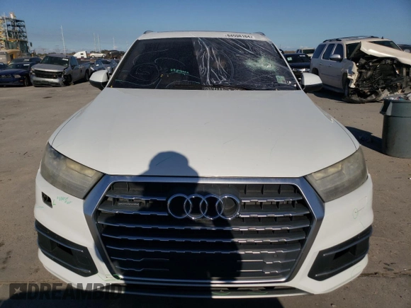 2017 Audi Q7 Premium Plus with VIN WA1LAAF77HD000063, listed as a Copart auction lot 84598164 with 124,529 mi miles and Salvage Title. Bid and sale history available at carsss.com. Image 5.