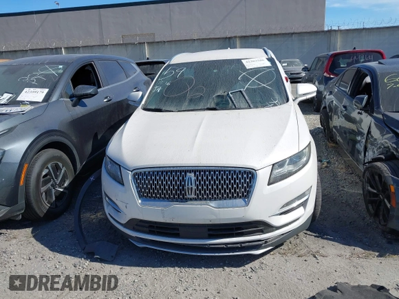 2019 Lincoln MKC Select with VIN 5LMCJ2C96KUL02641, listed as a IAAI auction lot 42303586 with 101,529 mi miles and . Bid and sale history available at DreamBid. Image 13.