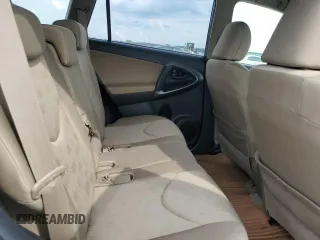 2010 Toyota RAV4 z VIN JTMZF4DV6AD024932, wystawiony jako Copart lot #60281665 z przebiegiem 113 092 mil mil oraz Szkoda całkowita • Salvage title. Historia ofert i sprzedaży dostępna na DreamBid. Obrazek 10.