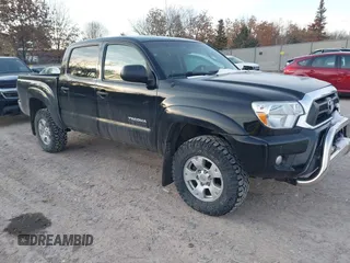 2013 Toyota Tacoma z VIN 3TMLU4EN7DM128414, wystawiony jako IAAI lot #41527647 z przebiegiem 112 097 mil mil oraz . Historia ofert i sprzedaży dostępna na DreamBid. Obrazek 1.