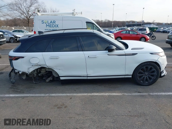2019 Land Rover Range Rover Velar R-Dynamic SE z VIN SALYL2EX9KA782364, wystawiony jako IAAI lot #41775991 z przebiegiem 66 966 mil mil oraz . Historia ofert i sprzedaży dostępna na DreamBid. Obrazek 13.