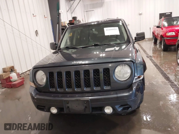 2015 Jeep Patriot Altitude with VIN 1C4NJRBBXFD102560, listed as a IAAI auction lot 42260925 with 183,056 mi miles and . Bid and sale history available at DreamBid. Image 12.