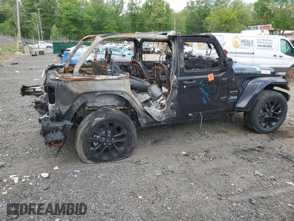 2023 Jeep Wrangler Sahara z VIN 1C4JJXP66PW698724, wystawiony jako Copart lot #55587825 z przebiegiem Nie podano mil oraz Nie do naprawy • Non repairable. Historia ofert i sprzedaży dostępna na DreamBid. Obrazek 3.