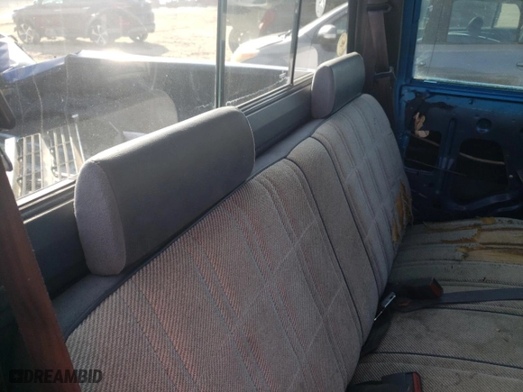 1990 Dodge Dakota "S" with VIN 1B7GL26X6LS678184, listed as a Copart auction lot 43593305 with 210,259 mi miles and Salvage Title. Bid and sale history available at carsss.com. Image 10.