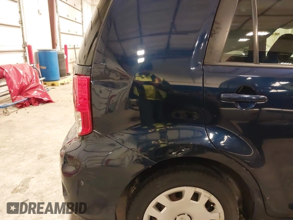 2015 Scion xB with VIN JTLZE4FE7FJ071481, listed as a IAAI auction lot 41520058 with 175,714 mi miles. Bid and sale history available at carsss.com. Image 20.