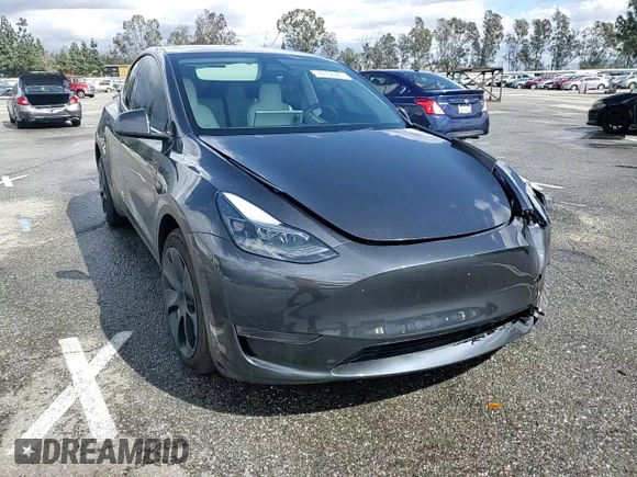 2024 Tesla Model Y z VIN 7SAYGDED1RF089192, wystawiony jako Copart lot #48752085 z przebiegiem 7 643 mil mil oraz Szkoda całkowita • Salvage title. Historia ofert i sprzedaży dostępna na DreamBid. Obrazek 10.