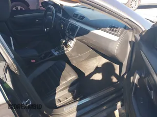 2014 Volkswagen CC R-Line with VIN WVWBN7AN1EE518173, listed as a IAAI auction lot 40895187 with 133,960 mi miles. Bid and sale history available at carsss.com. Image 5.