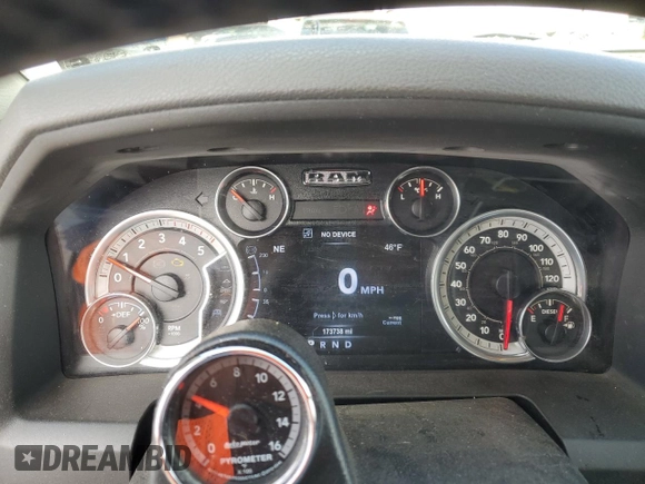 2015 Ram 2500 Big Horn с VIN 3C6UR5JL3FG611729, выставлен на аукционе Copart как лот 45922215 с пробегом 173 738 миль миль и Списание • Salvage title. История ставок и продаж доступна на DreamBid. Изображение 9.