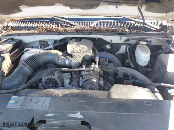 2003 Chevrolet Silverado 2500HD LS with VIN 1GCHK23113F221752, listed as a IAAI auction lot 41540935 with 414,826 mi miles. Bid and sale history available at carsss.com. Image 10.
